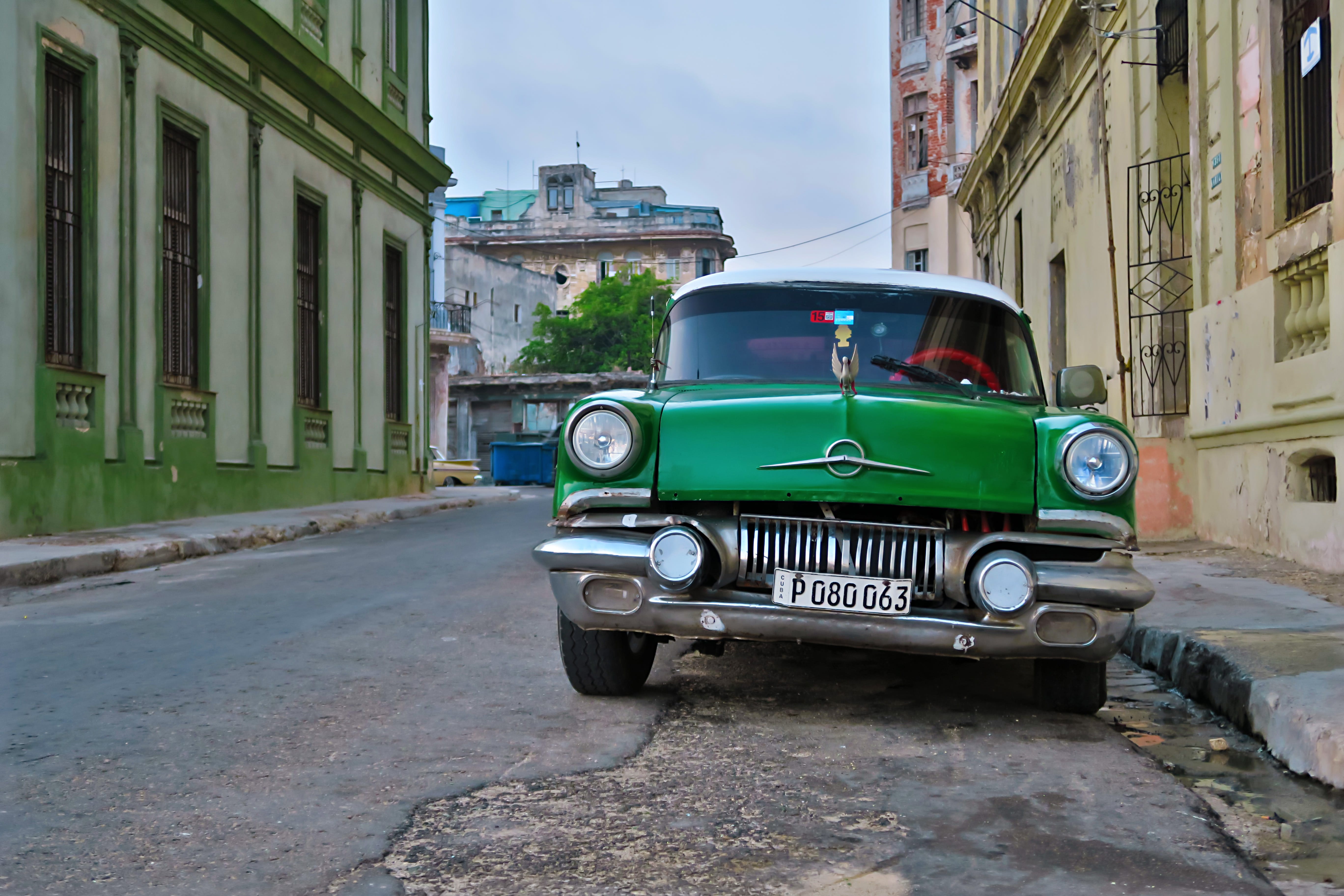 havanna_centro_green_car