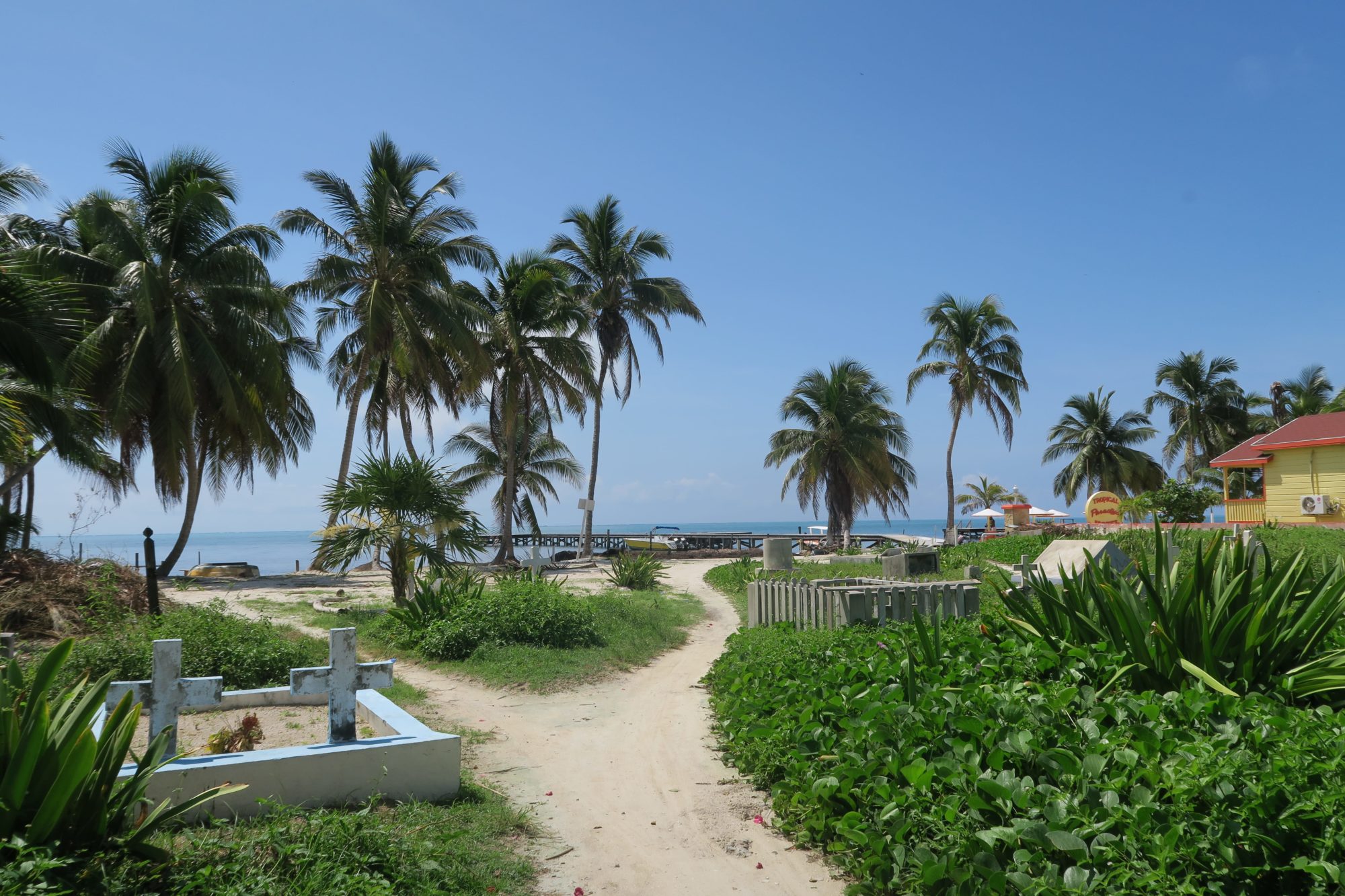 belize_caye_caulker_friedhof